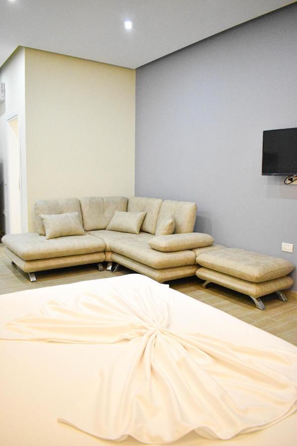Delmar Apartments Голем Экстерьер фото