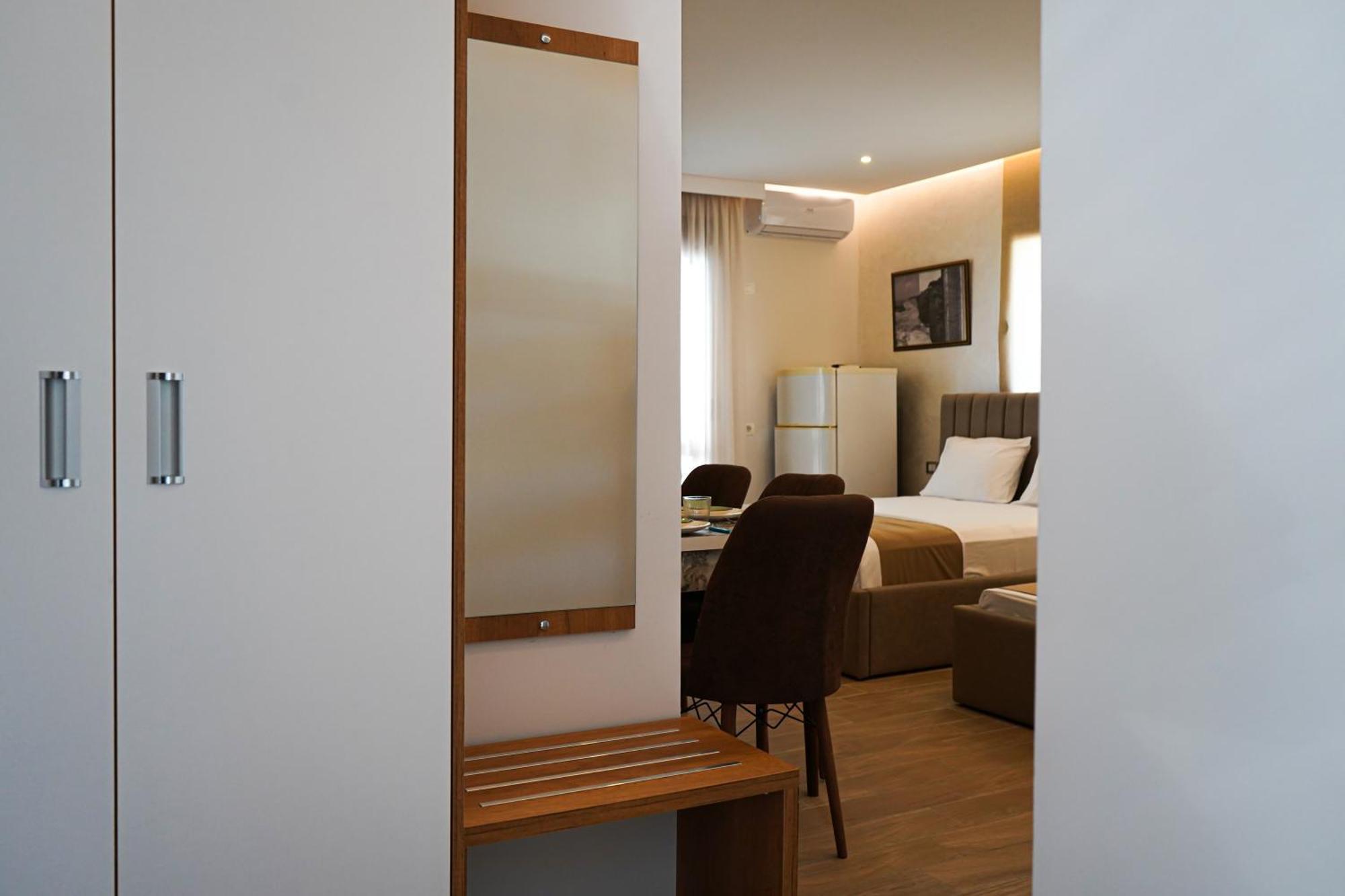 Delmar Apartments Голем Экстерьер фото